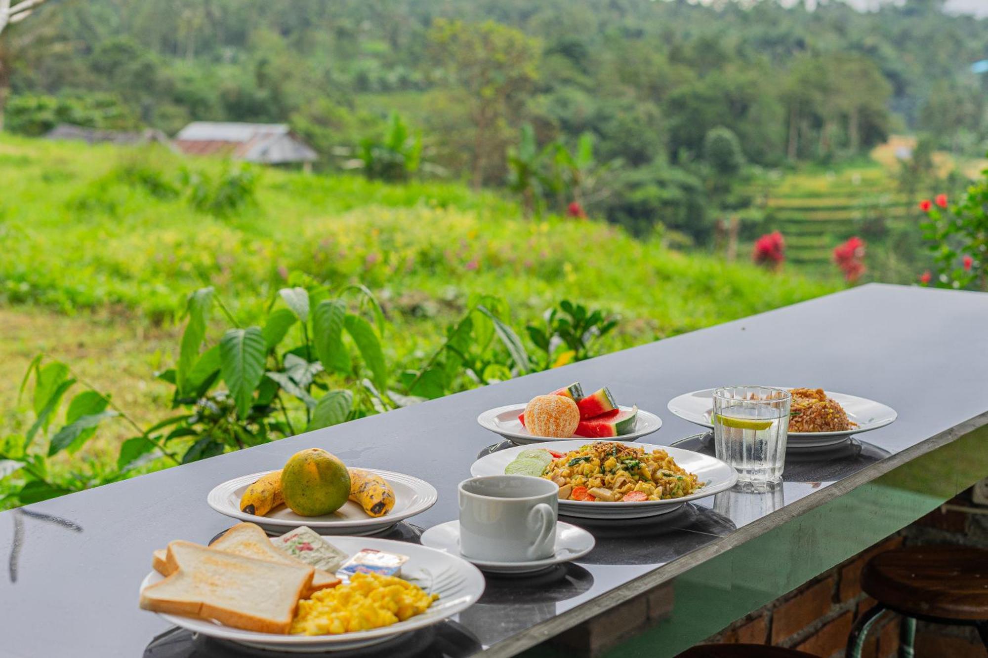 Santya Loka Lodge & Twin Waterfall Jatiluwih Habitación foto